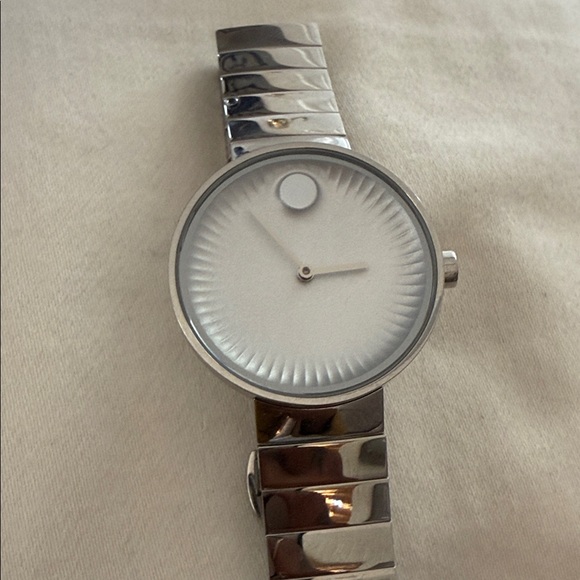 MOVADO Edge Silver Watch 3680013 - Picture 3 of 6